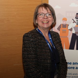 LWGheadandshoulders25